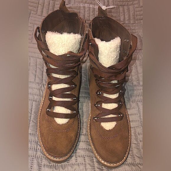 STEVE MADDEN 100% Suede Thermoplastic Elastomers Ankle Boot Lug Sole - Picture 2 of 4